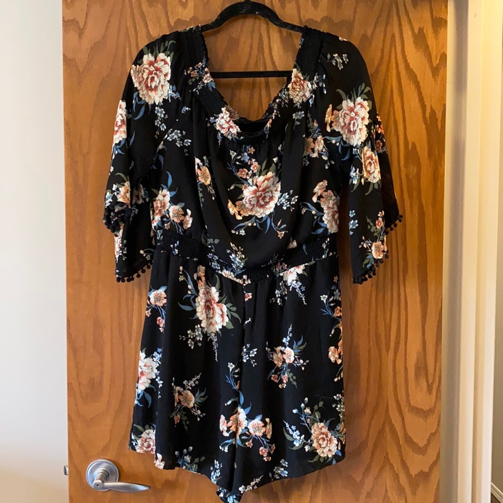 Luxology flutter sleeve romper